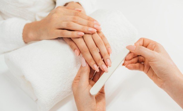 Best Ways to Treat Brittle Nails at Home