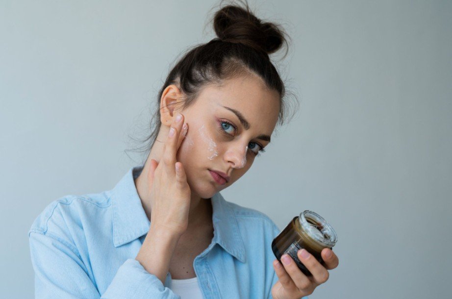 How Can I Hydrate My Skin Before Foundation