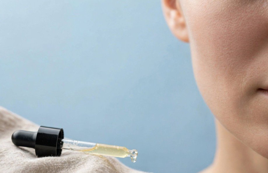 Retinol Purging vs Allergic Reaction Breakouts: How to Tell