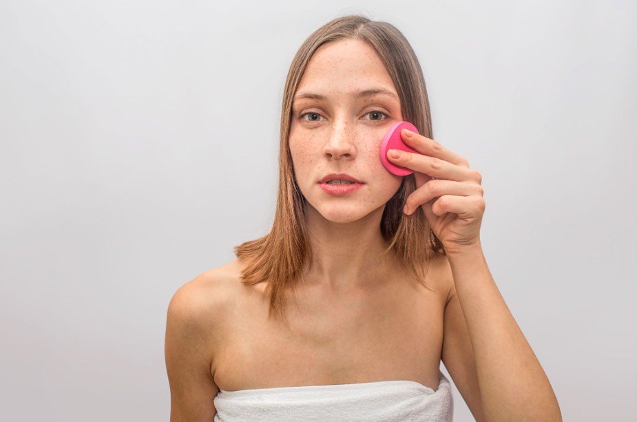 Smooth Base, No Flakes: How to Keep Foundation From Clinging to Dry Patches