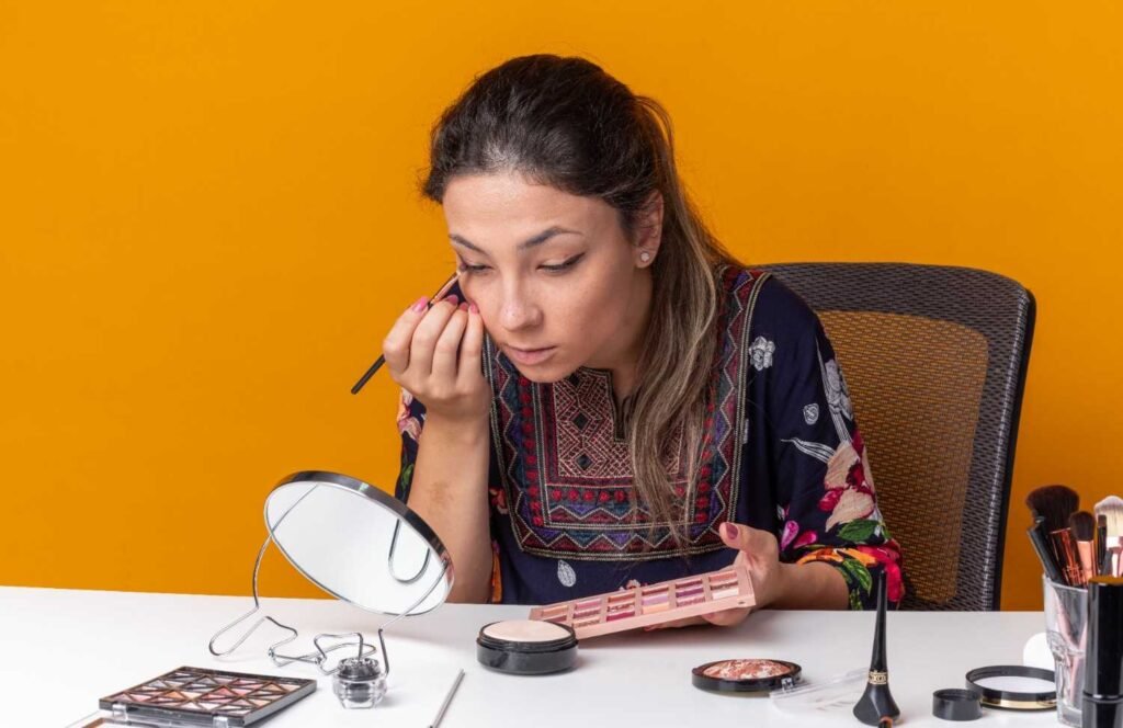 How Can Beginners Make Eye Makeup Look Natural?