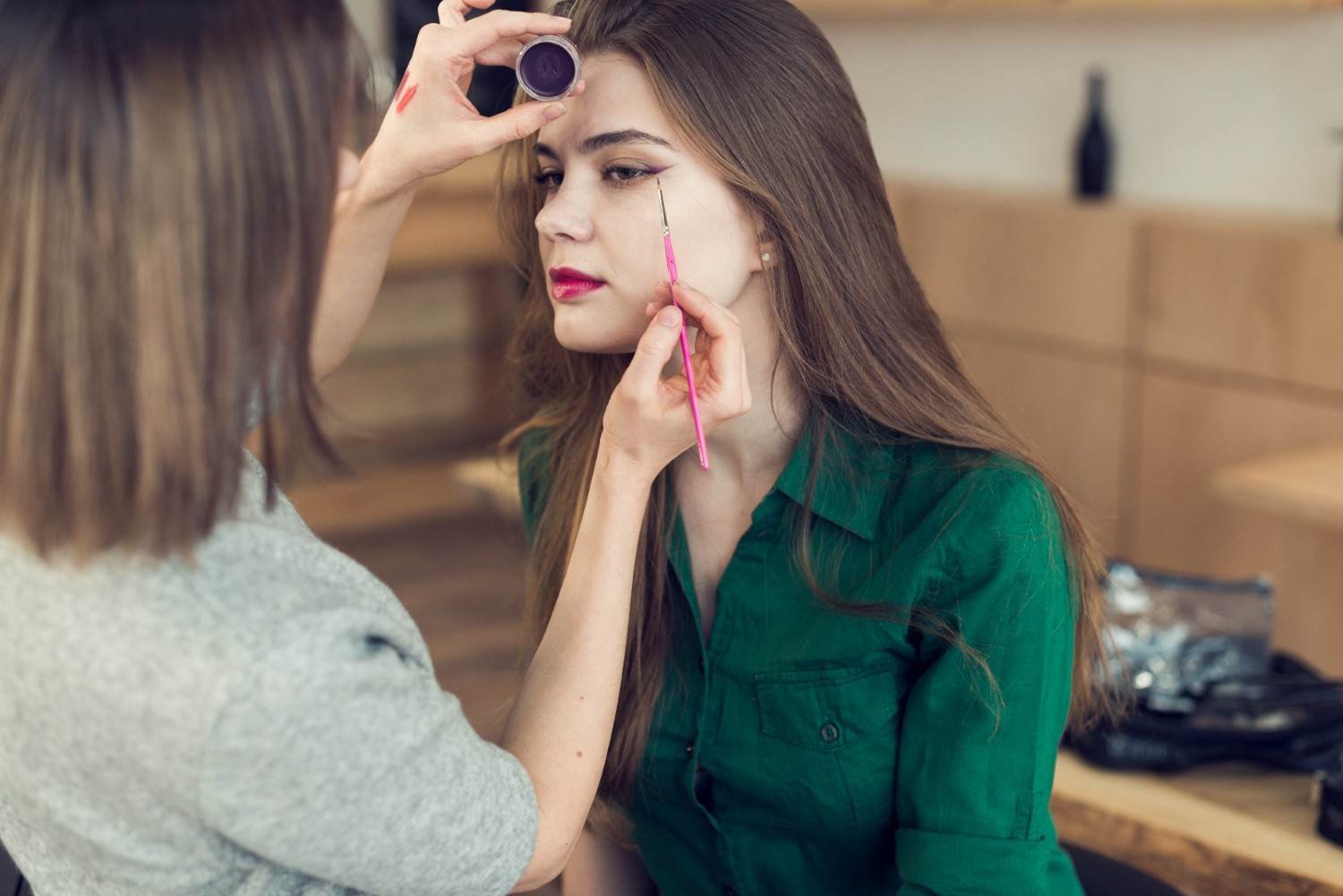 Best Makeup Primer for Oily Skin: Control Shine and Pores