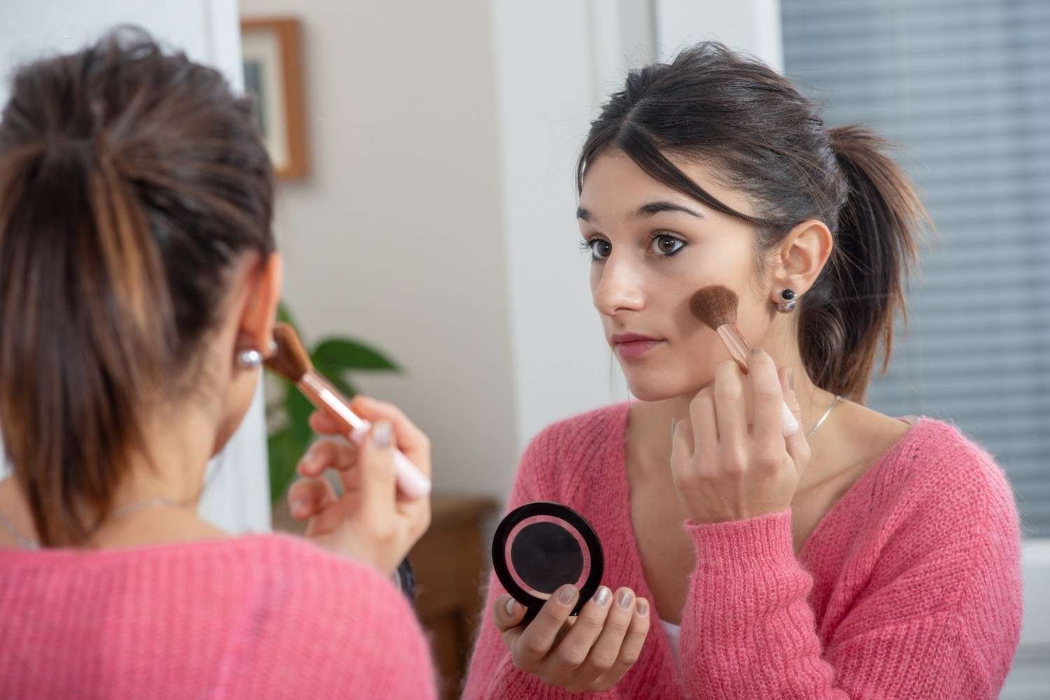 Makeup for Glasses Without Foundation Rubbing Off